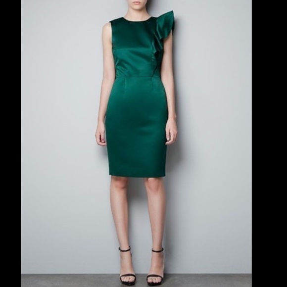 dark green silk dress zara Zara Women's Green Silk A-Line Halter Dress, Size S – Preworn
